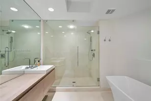 17301 Biscayne Blvd, North Miami Beach, FL 33160 - Photo 15