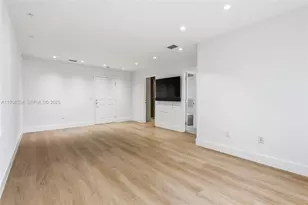 3135 NE 211th St, Aventura, FL 33180 - Photo 21