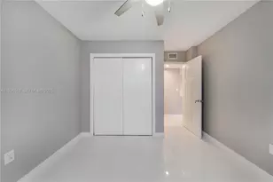 8095 NW 8th St, Miami, FL 33126 - Photo 11