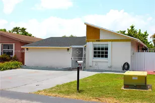 2102 SW 106th Ct, Miami, FL 33165 - Photo 3