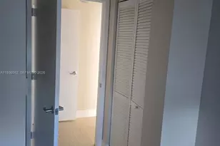 325 S Biscayne Blvd, Miami, FL 33131 - Photo 9