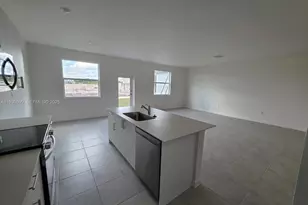 19571 SW 339th Ter, Homestead, FL 33034 - Photo 3