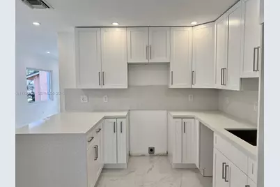 542 E 20th St, Hialeah, FL 33013 - Photo 27