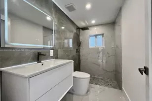 542 E 20th St, Hialeah, FL 33013 - Photo 19