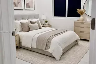 542 E 20th St, Hialeah, FL 33013 - Photo 5