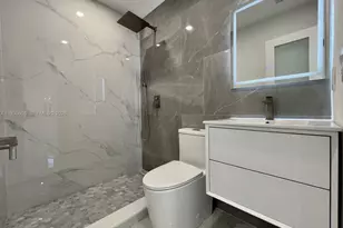 542 E 20th St, Hialeah, FL 33013 - Photo 27