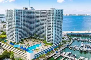 7601 E Treasure Dr, North Bay Village, FL 33141 - Photo 25