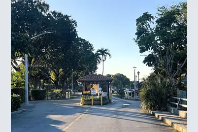 6301 N Falls Cir Dr #313, Lauderhill, FL 33319 - Photo 9