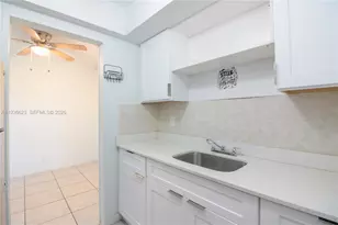 712 NE 8th St, Hallandale Beach, FL 33009 - Photo 9