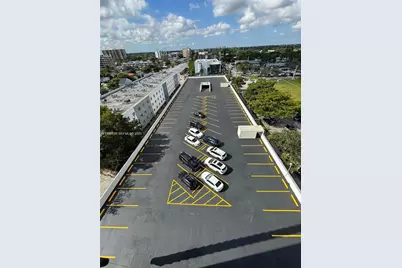 12550 Biscayne Blvd #208, North Miami, FL 33181 - Photo 11