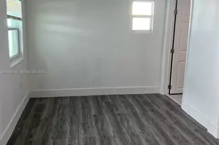 1999 NW 2nd St, Miami, FL 33125 - Photo 15