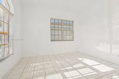 17811 SW 4th Ct, Pembroke Pines, FL 33029 - Photo 9