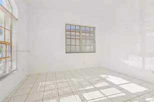 17811 SW 4th Ct, Pembroke Pines, FL 33029 - Photo 9