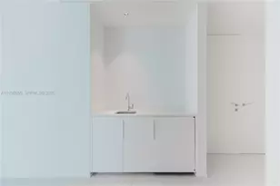 1000 Biscayne Blvd, Miami, FL 33132 - Photo 9