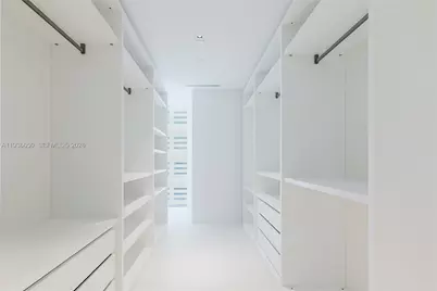 1000 Biscayne Blvd #3802, Miami, FL 33132 - Photo 11