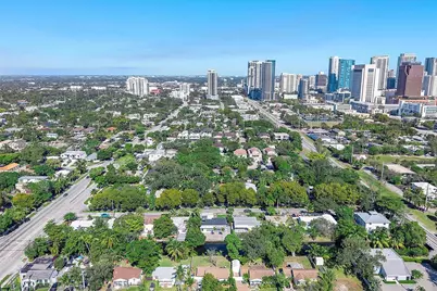 300 SW 11th Ct, Fort Lauderdale, FL 33315 - Photo 45