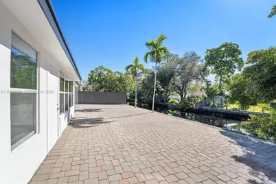 300 SW 11th Ct, Fort Lauderdale, FL 33315 - Photo 29