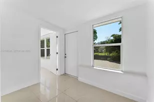 300 SW 11th Ct, Fort Lauderdale, FL 33315 - Photo 15