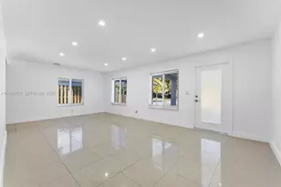 300 SW 11th Ct, Fort Lauderdale, FL 33315 - Photo 5