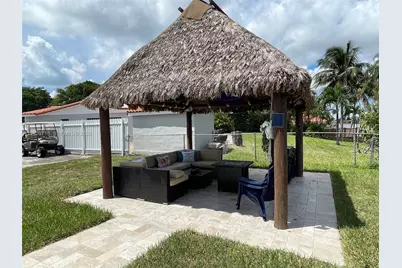 17831 NW 84th Ct, Miami, FL 33015 - Photo 9