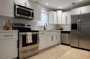 17831 NW 84th Ct, Miami, FL 33015 - Photo 15