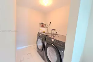 121 San Remo Blvd, North Lauderdale, FL 33068 - Photo 11