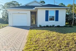 3035 Harvard Cir, Labelle, FL 33935 - Photo 1