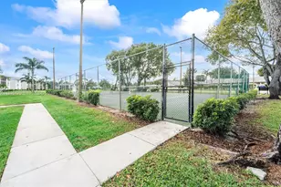 1109 Green Pine Blvd, West Palm Beach, FL 33409 - Photo 29