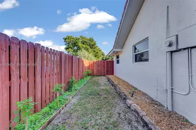 2540 NW 115th Dr, Coral Springs, FL 33065 - Photo 45