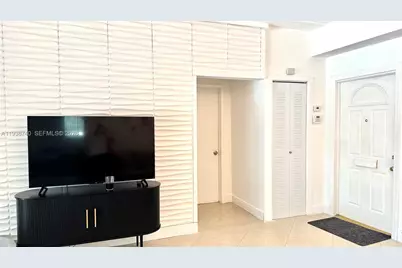 1611 71st St, Miami Beach, FL 33141 - Photo 5
