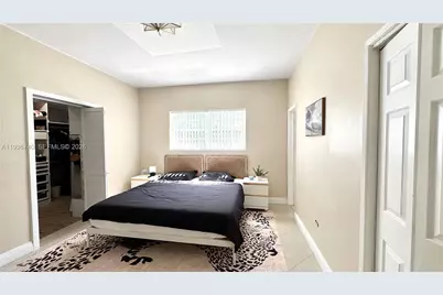 1611 71st St, Miami Beach, FL 33141 - Photo 9