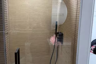 1000 W Island Blvd, Aventura, FL 33160 - Photo 13