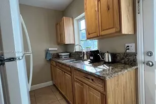 1414 NE 178th St, North Miami Beach, FL 33162 - Photo 9