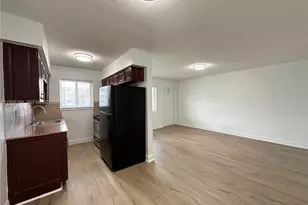 110 NE 19th Ave, Deerfield Beach, FL 33441 - Photo 3