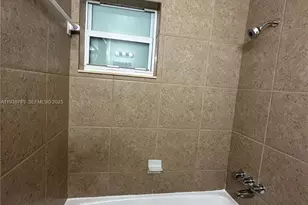 110 NE 19th Ave, Deerfield Beach, FL 33441 - Photo 17