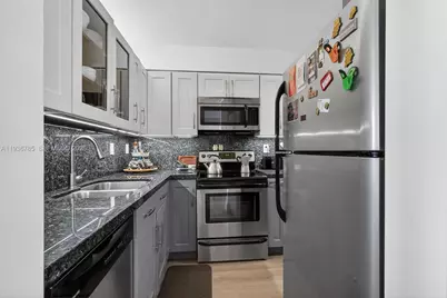 911 E Ponce De Leon Blvd #1504, Coral Gables, FL 33134 - Photo 11