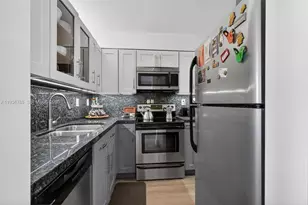 911 E Ponce De Leon Blvd, Coral Gables, FL 33134 - Photo 11