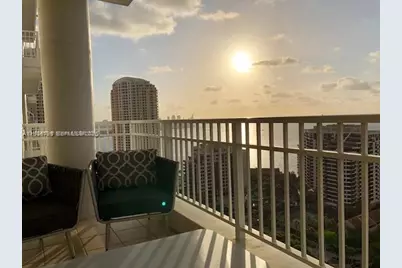 801 Brickell Key Blvd #2707, Miami, FL 33131 - Photo 3