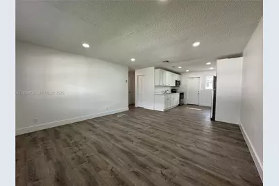 116 NW 2nd Ave #B, Hallandale Beach, FL 33009 - Photo 9