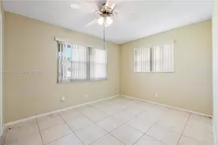 5010 NW 51st St, Tamarac, FL 33319 - Photo 15