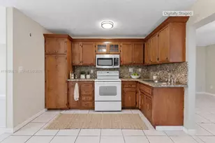 5010 NW 51st St, Tamarac, FL 33319 - Photo 13