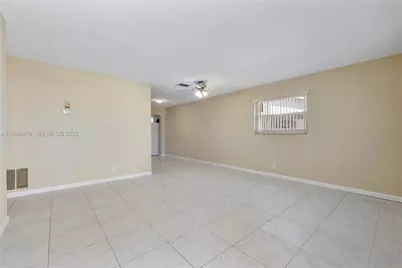 5010 NW 51st St, Tamarac, FL 33319 - Photo 15