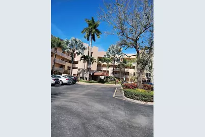 7649 E Granville Dr #301, Tamarac, FL 33321 - Photo 11