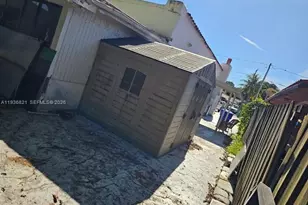 1829 NW 5th St, Miami, FL 33125 - Photo 7