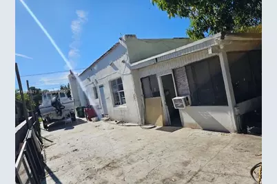 1829 NW 5th St, Miami, FL 33125 - Photo 5