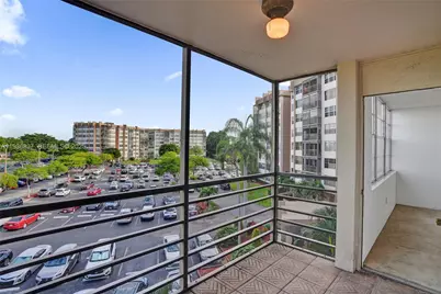 1200 Saint Charles Pl #413, Pembroke Pines, FL 33026 - Photo 27