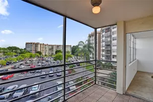 1200 St Charles Pl, Pembroke Pines, FL 33026 - Photo 27