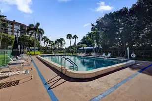 1200 St Charles Pl, Pembroke Pines, FL 33026 - Photo 31