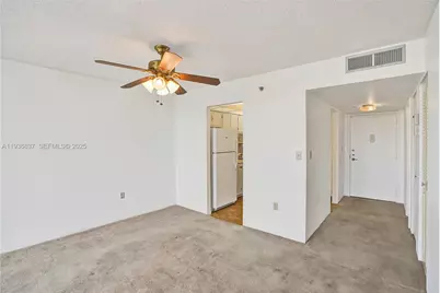 1200 Saint Charles Pl #413, Pembroke Pines, FL 33026 - Photo 7