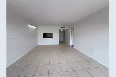 9350 Fontainebleau Blvd #604, Miami, FL 33172 - Photo 7